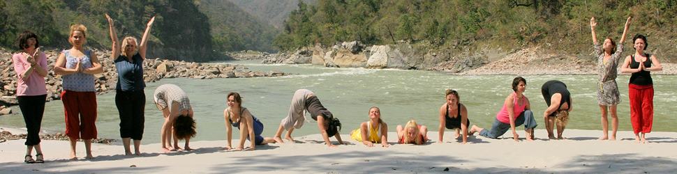 3* Bergretreat Nordindien - Yoga & Spiritualität im schönen Berg-Retreat am Fusse des Himalaja - Mit farbenfrohem Ausklang in Varanasi